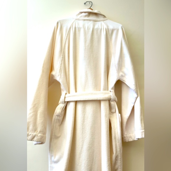 Frette 100%cotton unisex long bathrobe, ivory with pockets. Made in Turkey - Picture 3 of 13